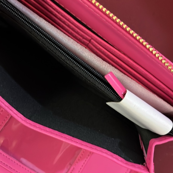 Betsey Johnson skull wallet - Picture 5 of 5